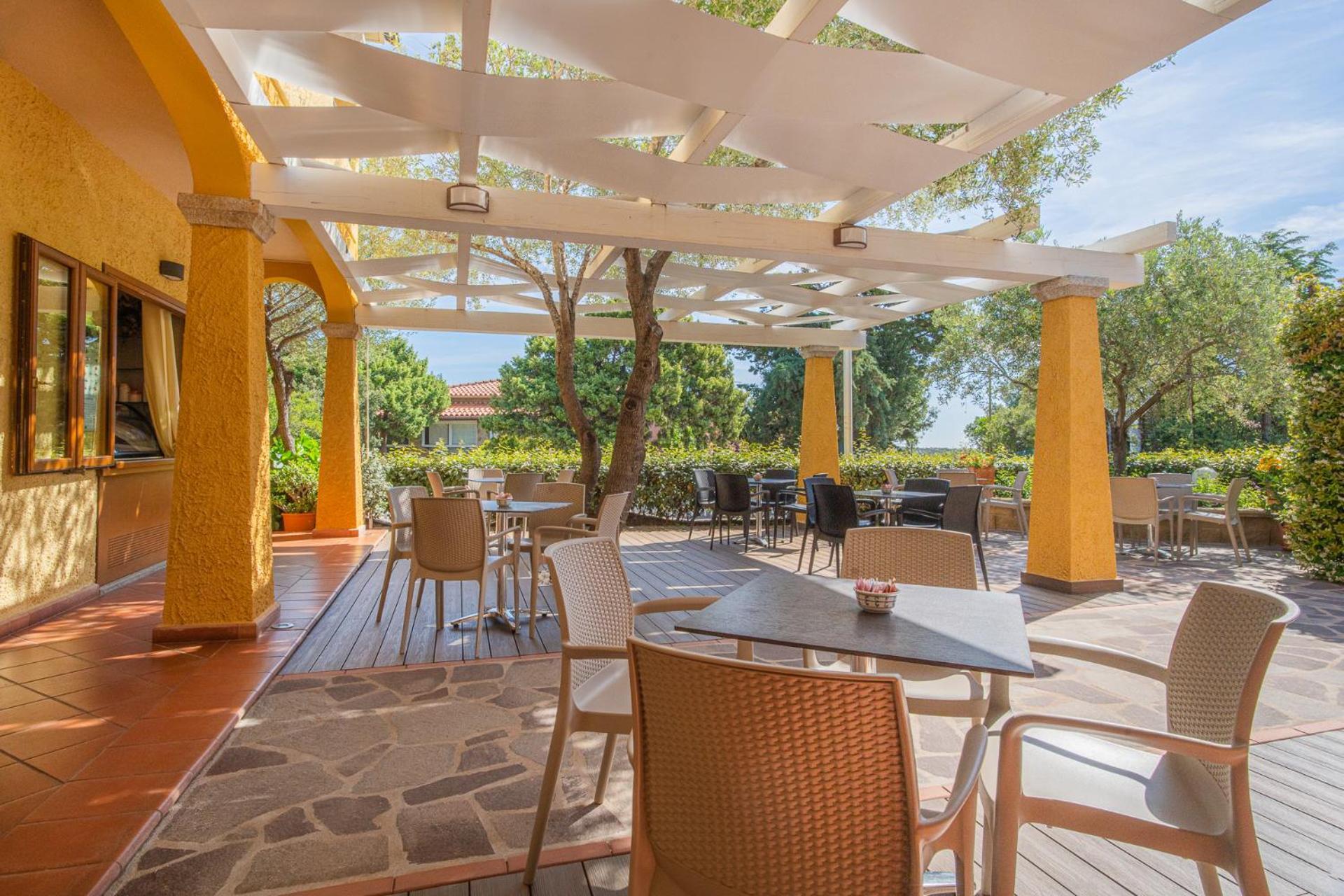 Hotel Lu Pitrali San Teodoro  Exteriör bild