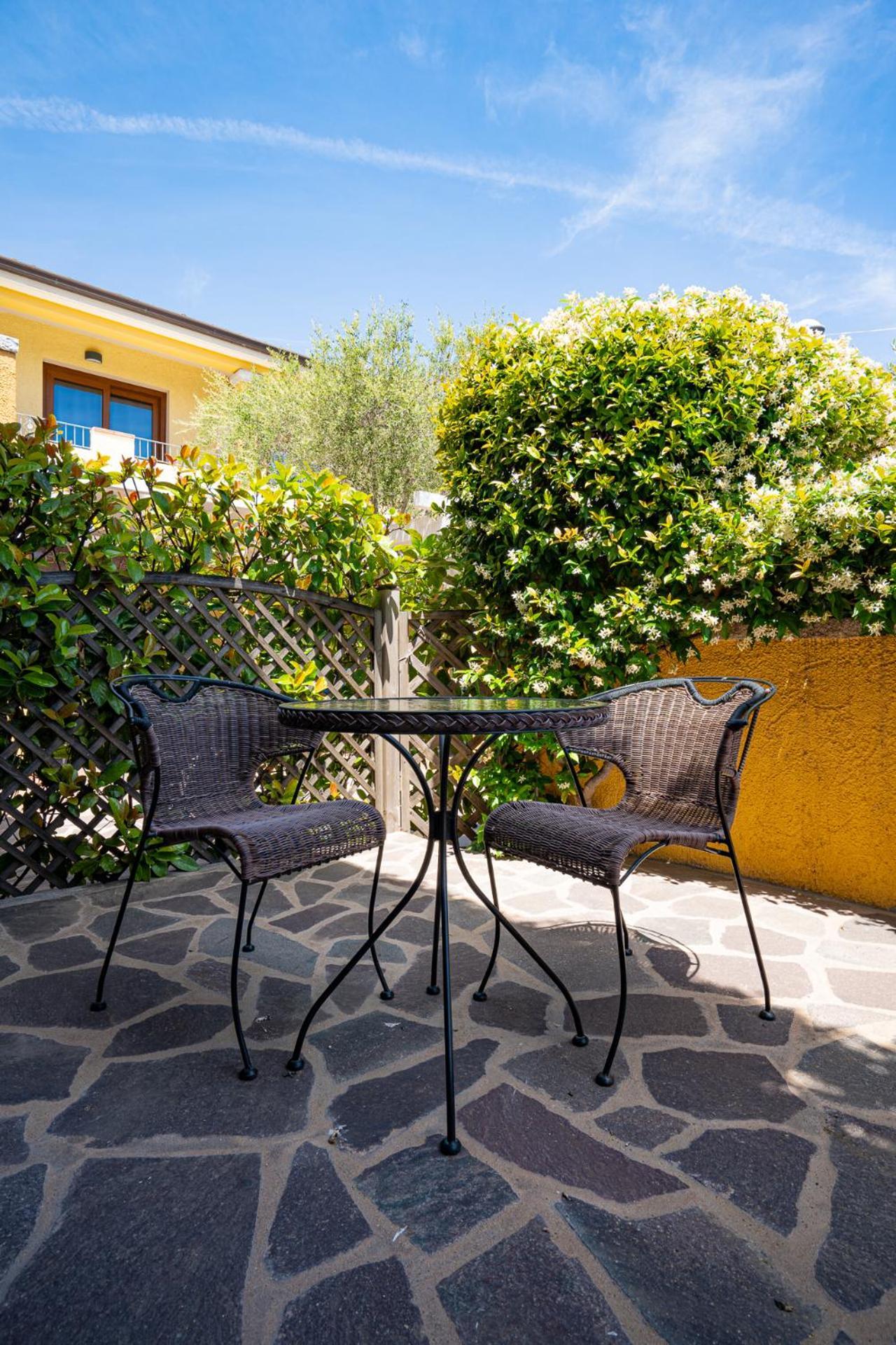 Hotel Lu Pitrali San Teodoro  Exteriör bild