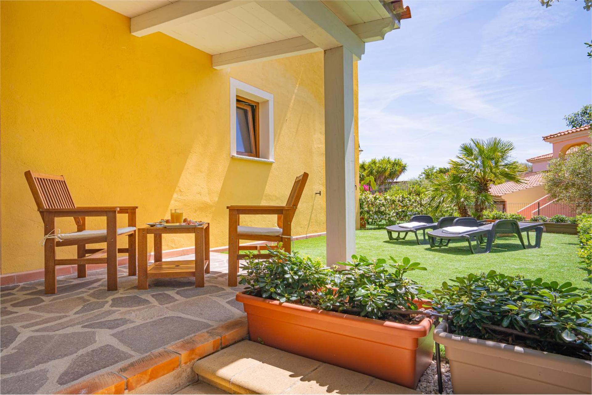 Hotel Lu Pitrali San Teodoro  Exteriör bild