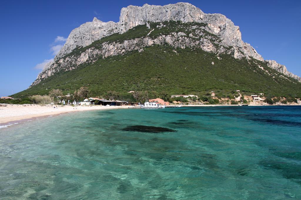 Hotel Lu Pitrali San Teodoro  Exteriör bild