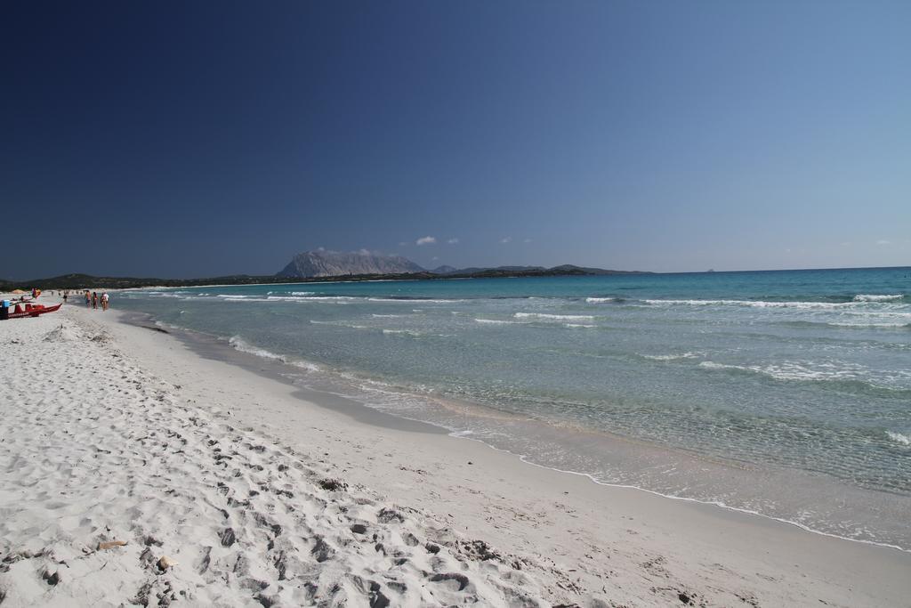 Hotel Lu Pitrali San Teodoro  Exteriör bild